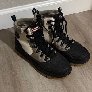 Hunter Women’s Black and Cream Winter Boots